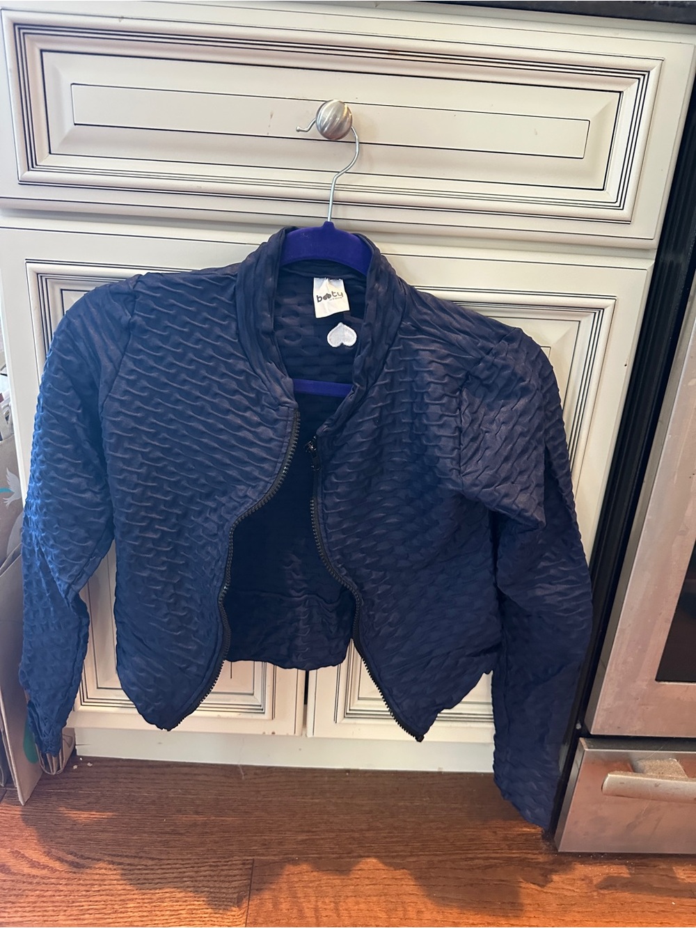 Booty by Brabants Navy Quilted Crop stretchy jacket
